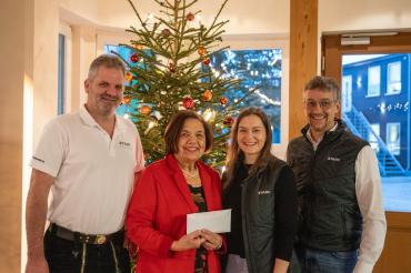 Spendenübergabe Benefizweihnachtsmarkt