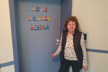 Dr. Wiedemann-Volk hofft auf eine erfolgreiche Nachfolgeregelung für die Kinderarztpraxis in Oettingen.