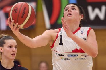 Nicole Fransson zaubert gegen Hannover eine Gala aufs Parkett.