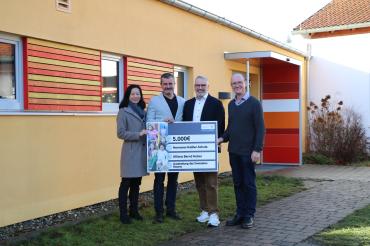 Spendenübergabe Allianz für Kinder in Bayern