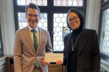 Spendenübergabe Feuerzangenbowle