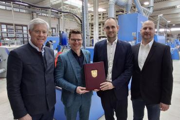 Übergabe des Goldenen Buches