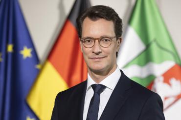 Das Bild zeigt den Nordrhein-Westfälische Ministerpräsident Hendrik Wüst.
