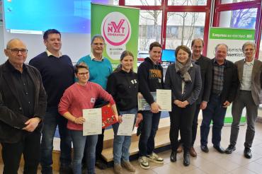 v.l. Gerhard Weiß Schulleiter, Erhard Würth AELF, Jennifer Konle 2. Platz, Michael Stiller BBV Geschäftsführer, Johanna Sandner 1. Platz, Gregor Schneid 3. Platz, Claudia Marb stellv. Landrätin Donau-Ries, Karlheinz Götz Kreisobmann Donau-Ries, Klaus Beyrer Kreisobmann Dillingen, Joachim Hien stellv. Landrat Dillingen
