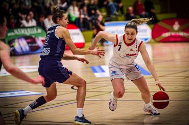 Laura Schinkel und die Eigner Angels lösen gegen Leverkusen ihre Pflichtaufgabe.