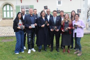 Hier sieht man die Organisatoren der Konzertreihe und die Sponsoren.