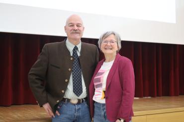 Prof. Hiesinger und Claudia Dahl, die stellvertretende Schulleiterin des THG Nördlingen