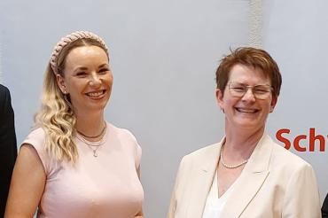Lisa Heger (l.) und Claudia Müller leiten auch in Zukunft die Geschicke des SPD-Ortsverbands Harburg. 