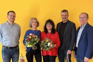 Florian Wutzer (Schulleiter), Karin Varga, Karola Kannler, Timm Albert (Fachbereichsleiter Kinder und Jugendliche) und Günter Schwendner (Vorstandsvorsitzender der Lebenshilfe Donau-Ries e.V.) bei der Verabschiedung.