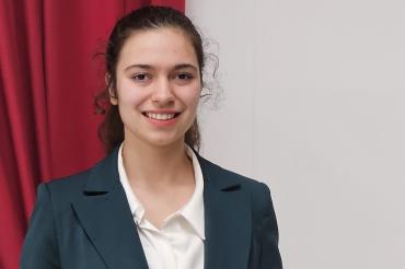 Sophia Akin aus der zehnten Jahrgangsstufe des THG Nördlingen hat es beim Regionalwettbewerb von "Jugend debattiert" bis in die Finalrunde geschafft und dort einen dritten Platz belegt.