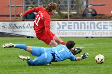 Etienne Perfetto hätte hier das 2:0 machen müssen, der Torwart kam aber noch an den Ball