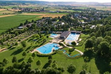 Freibad Nördlingen aus der Vogelperspektive. 