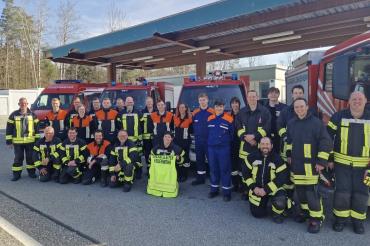 Beim Übungstag in Geretsreid übten die Feuerwehrleute aus mehreren Donauwörther Stadtteilen für den Ernstfall. 