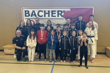 Die Monheimer Karate-Jugend konnte in der Hinrunde des Nachwuchsturniers überzeugen.