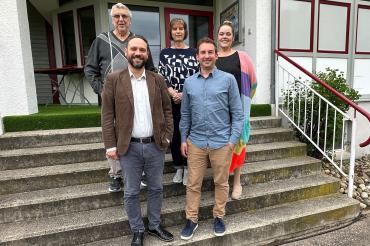 Daniel König (2.v.l.) wurde erneut als Vorsitzender der SPD Rain bestätigt.