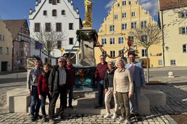 Klaus Fischer (Vorsitzender Gewerbeverband Wemding), Ulla Seefried, Vinzenz Meyr, Marianne Kutscha, Brigitte Meyr, Reinhold Seefried, Gitta Färber, Christine Stähle und Bgm. Dr. Martin Drexle.