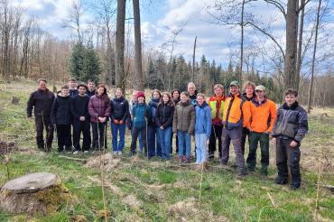 Baumpflanzaktion des THG Nördlingen und Forstbetriebs des Fürste