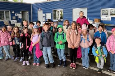 Leonhart-Fuchs-Grundschule Wemding besucht den Recyclinghof des AWV