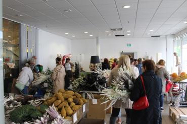 Bereits kurz nach Öffnung herrschte auf dem Deko-Flohmarkt im Woha reges Gedränge.