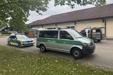 Bei dem Polizeieinsatz in Tapfheim waren Einsatzkräfte mehrerer Polizeireviere im Einsatz.