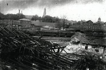 Der zerstörte Nördlinger Bahnhof, 1945. 