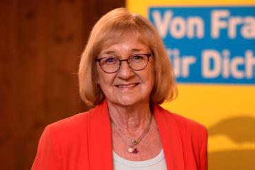 Benannt ist der Preis nach der Ehrenvorsitzenden der FDP Schwaben und ersten Generalsekretärin der FDP Bayern, Frau Gisela Bock.