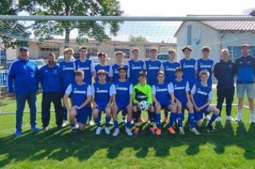 Gerhard Ritter, Gerd Aschenmeier, Mannschaft, Chrissi Wagner, Simon Radler (v.l.n.r.)