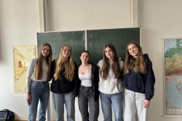 Initiatorinnen der digitalen Ausstellung zur Menschenwürde