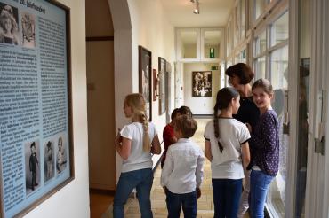 Das Käthe-Kruse-Puppen-Museum lädt in den Pfingstferien zu einer spannenden Entdeckungstour mit kreativem Programm für Kinder ein.