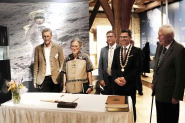 V. l. n. r.: Prof. Dr. Stefan Hözl (RiesKraterMuseum), Ihre Königliche Hoheit Prinzessin Maha Chakri Sirindhorn, Landrat Stefan Rößle (erster Vorsitzender Geopark Ries e. V.), OB David Wittner, Prof. em. Dr. Jürgen Hohnholz.