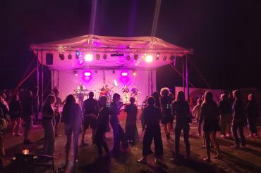 Die Bühne bei Sounds im Grünen war beeindruckend und bot den perfekten Rahmen für neun Liveacts.