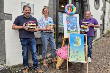 Der Gewerbeverband Harburg unterstützt den Sommerferien-Leseclub der Stadtbücherei Harburg.
