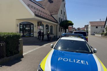 Die Polizei leitete Fahndungsmaßnahmen nach dem Täter ein.