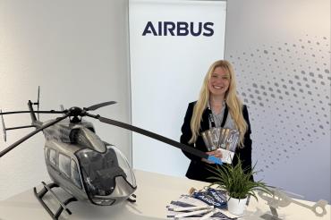 Luisa Achinger und ihr Team sind für den Airbus Pop-Up-Store verantwortlich.