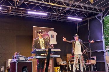 Auf der Bühne zeigen Kapfer & Kapfer immer vollen Einsatz.