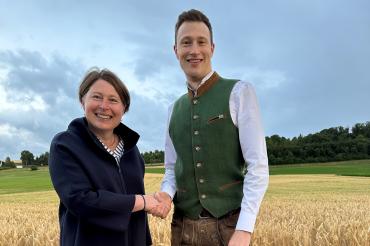 JU-Kreisvorsitzender Marco Pulci und Claudia Marb nach dem Feuerwehrfest in Hürnheim: Die Junge Union Donau-Ries unterstützt geschlossen ihre Landratskandidatur. 