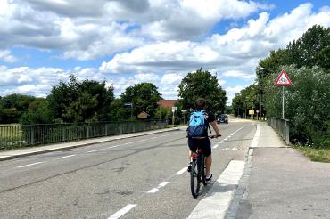 Trotz schlechter Bewertungen im ADFC-Fahrradklima-Test stellt die Stadt konkrete Projekte vor, um Radfahren sicherer und attraktiver zu machen.