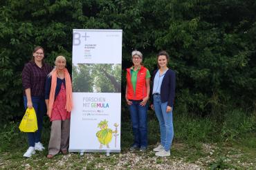 Das sind die kreativen Köpfe hinter der Rucksackerlebnistour mit dem Waldgeistlein Gemula in Blossenau: Natalie Münsinger, Eva Maria Kirschner, Eva Münsinger, Tanja Rößner (v.l.n.r).