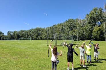 Auch beim Bogenschießen konnten sich die Kinder beim bisherigen Sommerferienprogramm versuchen. 