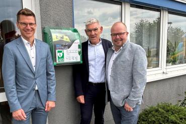 V.l.n.r.: Oberbürgermeister David Wittner, Dr. Siegfried Hammerl und Tobias Lang (beide Geschäftsführer von PAS Dr. Hammerl)