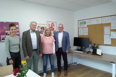 V.l.s: Anna-Maria Dittes (Koordinatorin der Tagesstätte), Friedhelm Kirchhoff (Aufsichtsrat der Lebenshilfe Donau-Ries und Mitglied des Rotary Club Donauwörth), Veronika Hagl (Fachbereichsleitung Assistenz GmbH der Lebenshilfe Donau-Ries) und Manfred Steger (Vorstand der Lebenshilfe Donau-Ries).