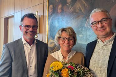 Auf dem Bild zu sehen (von links): Oberbürgermeister Jürgen Sorré, Dr. Stefanie Musaeus und Nachfolger Tobias Merkle. 