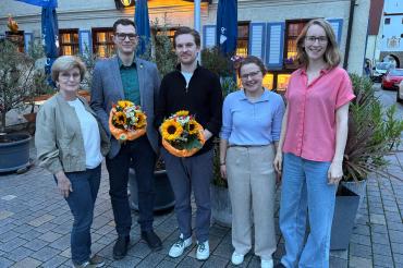 Das Bild zeigt v.l.n.r. stellv. Kreisrätin Ursula-Kneißl Eder, Stefan Bieber, Kristoffer Bieneck, Elisa Pfaff, MdL Eva Lettenbauer 