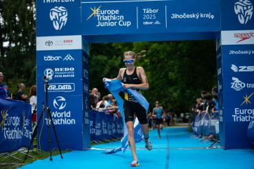 Chiara Göttler beim Zieleinlauf in Tabor.