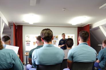 In der Justizvollzugsanstalt Niederschönenfeld fand eine Freisprechungsfeier für Gefangene statt, die ihre Berufsausbildung abgeschlossen haben. 