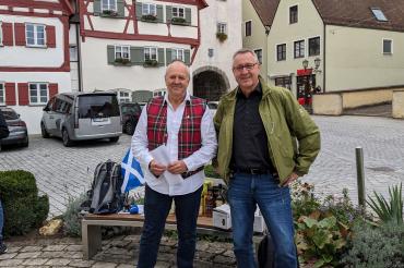 Stadtführer Rainer Keßler & Whisky-Liebhaber Hans-Peter-Schenk. 