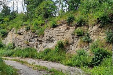 Das Bild zeigt den Suevitsteinbruch Otting.