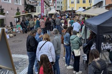 Mit einer Rekordbeteiligung von mehr als 110 Teilnehmerinnen und Teilnehmern ist der Markt einer größten seiner Art - nicht nur in Nordschwaben.