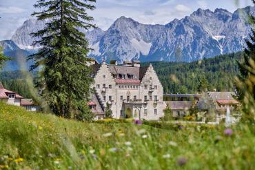 Das Kranzbach ist im Stile eines englischen Herrenhauses gebaut.