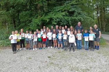 22 Kinder erlebten einen spannenden Tag bei den Königlich privilegierten Schützen Rain.